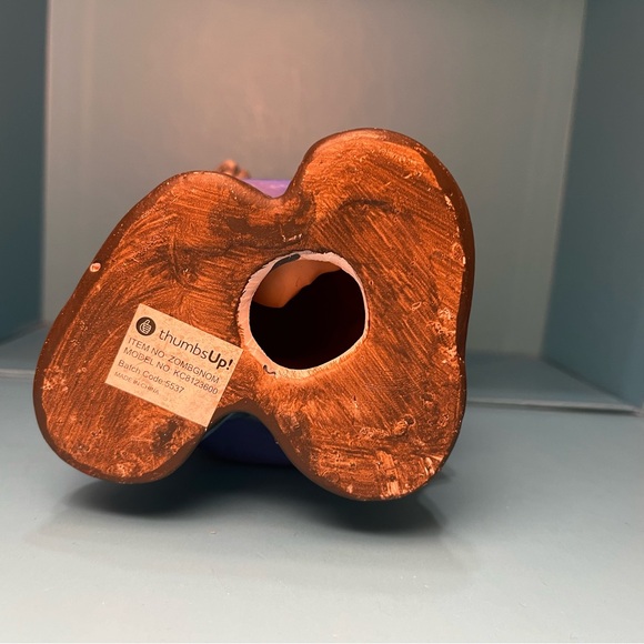 ThumbsUp! Zombie Garden Gnome - Picture 5 of 7